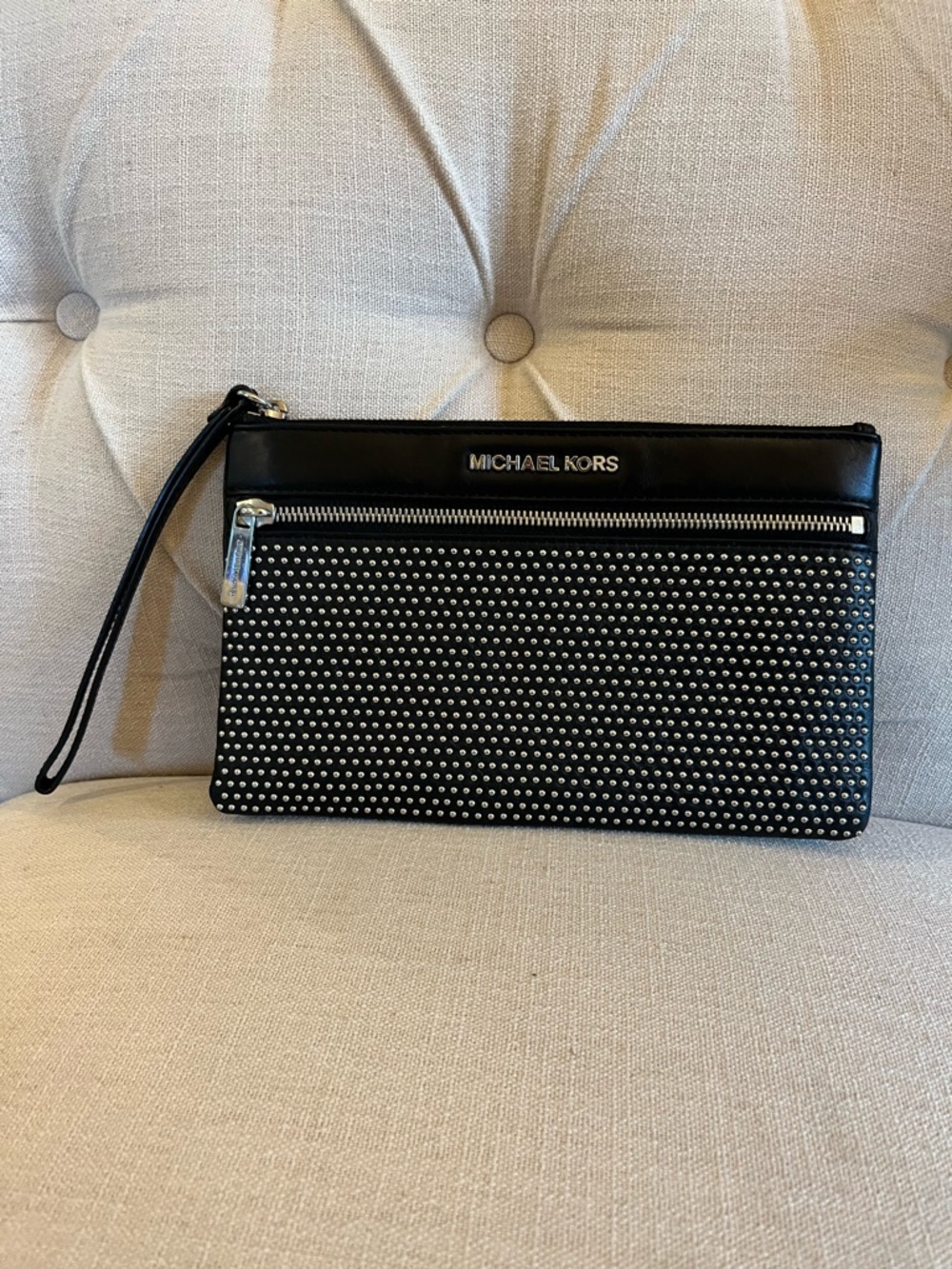 Michael Kors Lg Black Studded Wristlet Clutch Luxe Leather Zip Silver Hardware - Picture 2 of 13